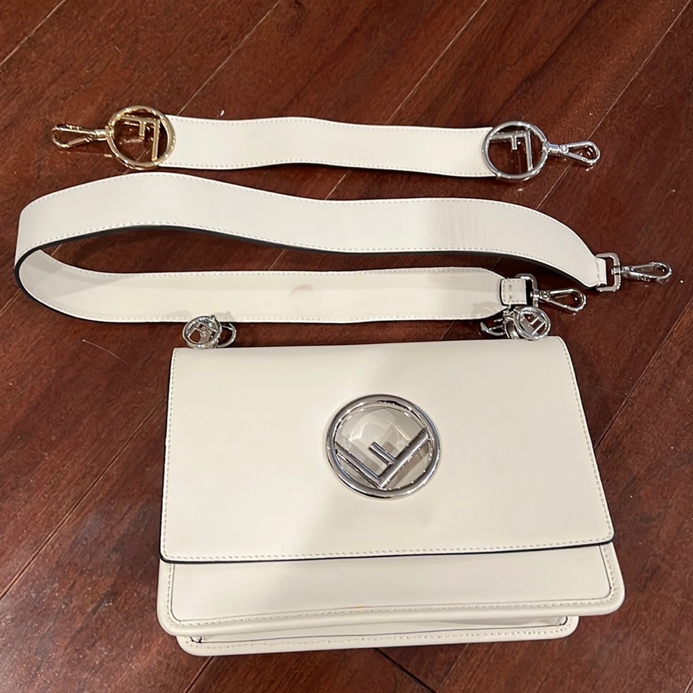 Designer brand new white shoulder bag with short handle as well-interchangeable